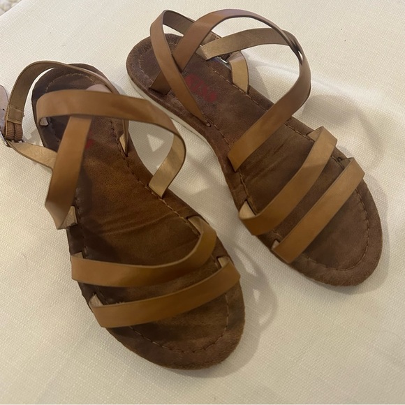 🎁Bundle 4 Free! 1st Kiss Strappy Camel Brown Sandals Size 8 - Picture 3 of 9
